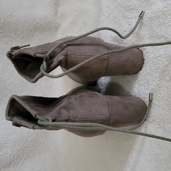 Booties - Picture 4 of 8